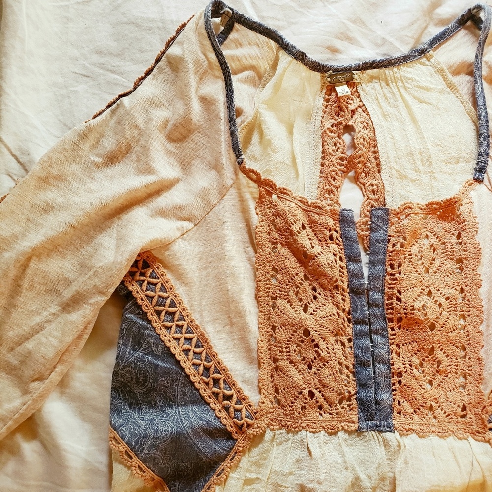 Gimmicks by bke open back crochet top. NWOT.